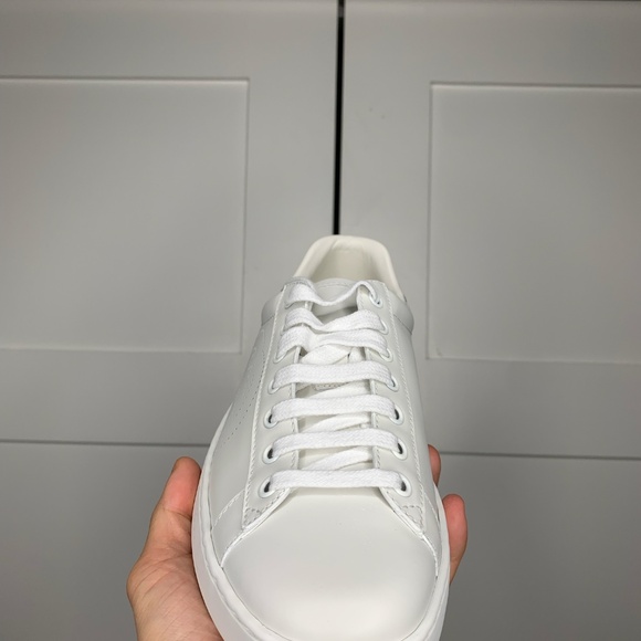 Gucci Ace Interlocking G Logo White Leather Sneakers - Picture 2 of 12